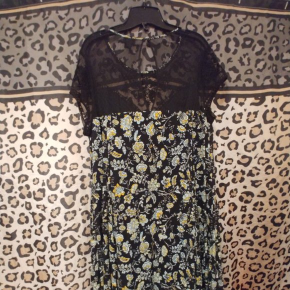 Torrid Trapeze Floral Print Dress 1x - Picture 2 of 7